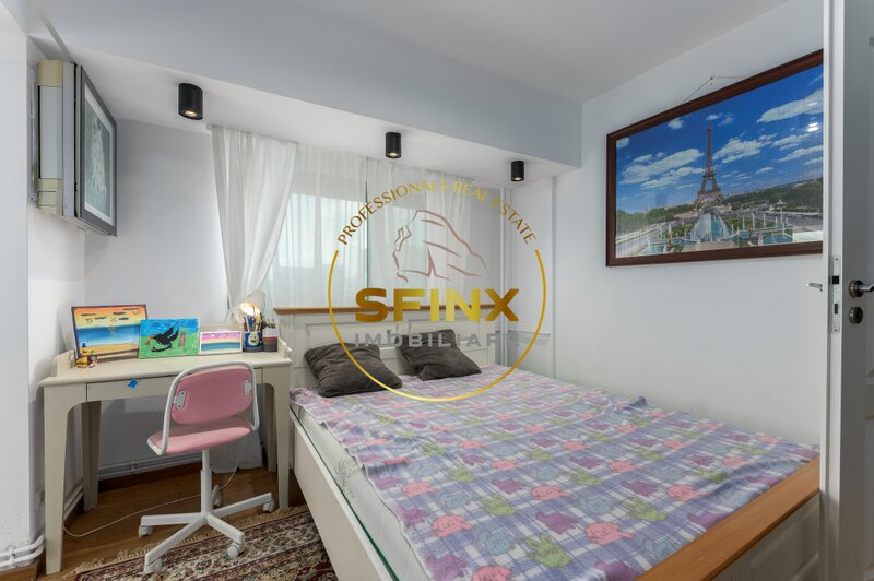 Piata Universitatii, Bloc Dunarea, apartament 4 camere.