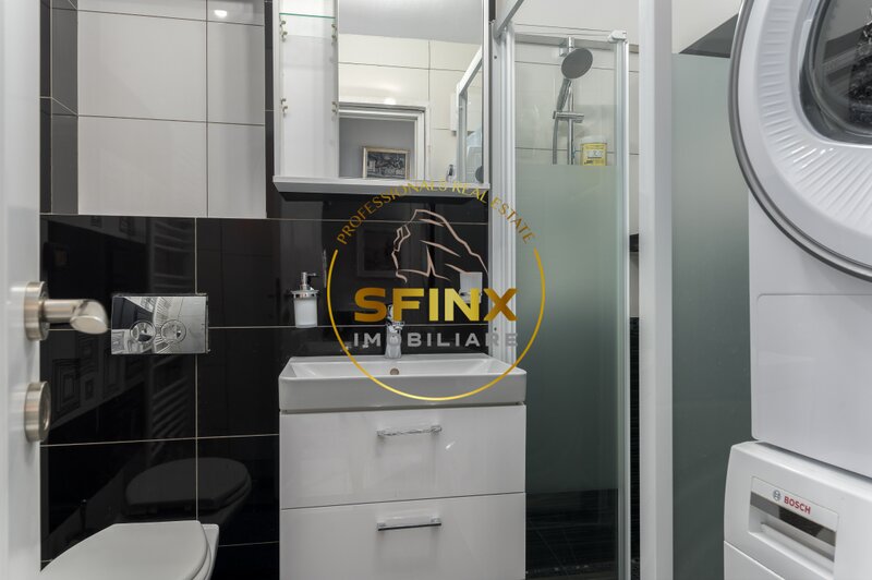 Piata Universitatii, Bloc Dunarea, apartament 4 camere.