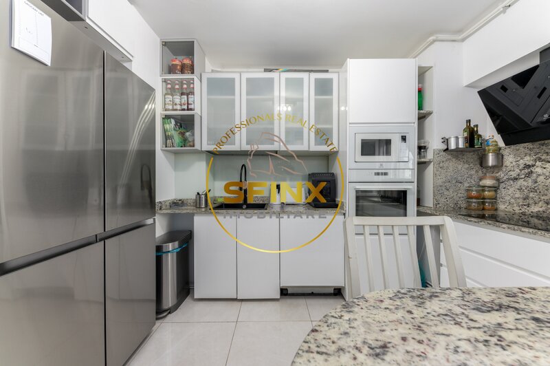 Piata Universitatii, Bloc Dunarea, apartament 4 camere.