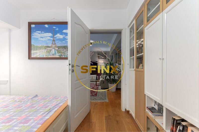 Piata Universitatii, Bloc Dunarea, apartament 4 camere.