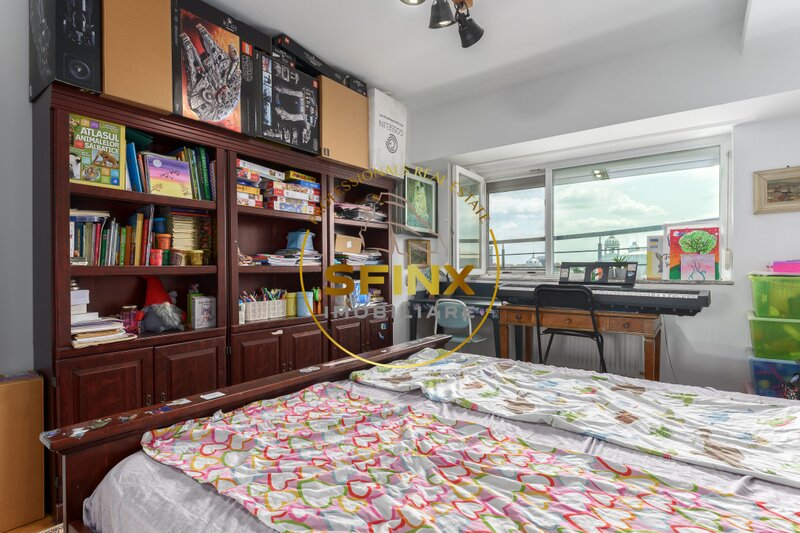 Piata Universitatii, Bloc Dunarea, apartament 4 camere.